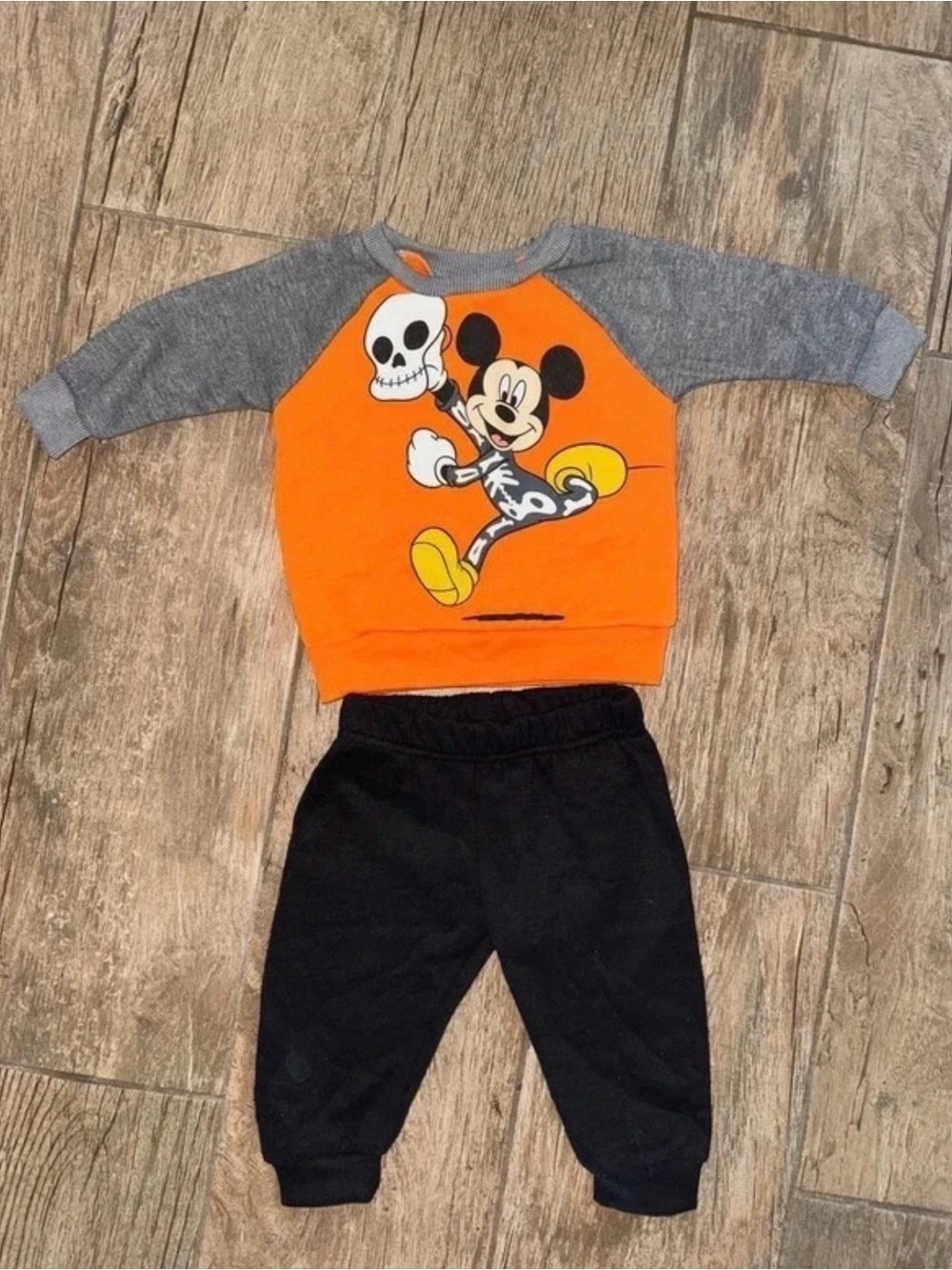 Kids Orange & Gray Mickey Graphic Sweatshirt with Black Joggers